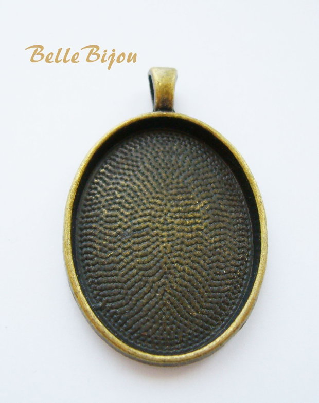 Rama finisaj bronz ovala camee sau cabochon forma tava de diametru 25x39 mm cu agatatoarea