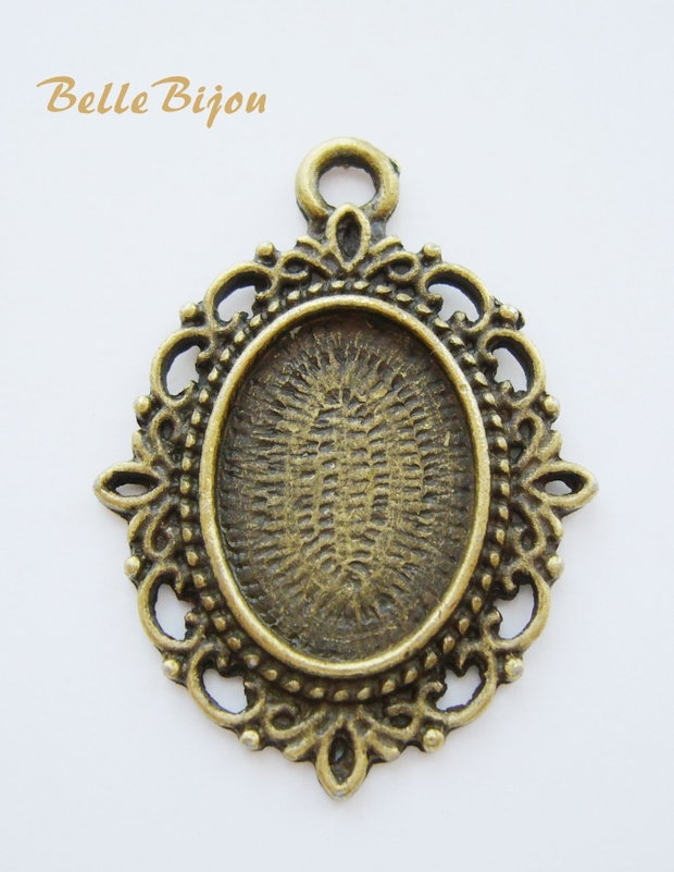 Rama finisaj bronz dantelata de camee sau cabochon 26x36 mm (cu agatatoare)