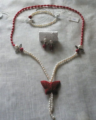 SET CORAL ROSU SI PERLE ALBE DE CULTURA