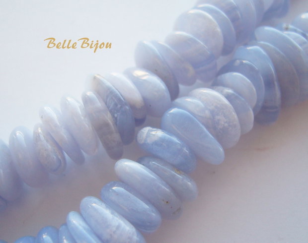 Calcedonie solzisori 9-11x2-4 mm (10 bucati)