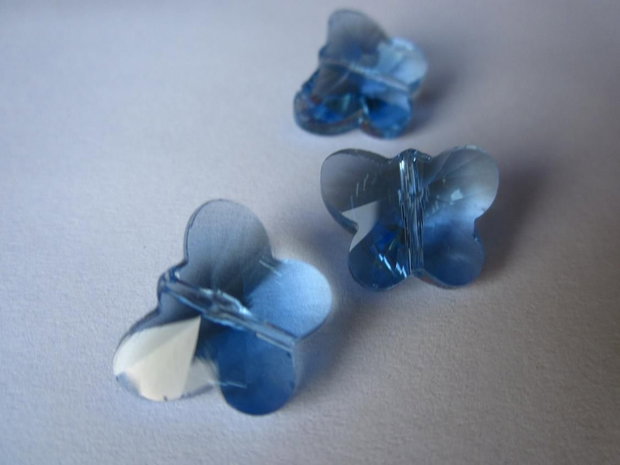 Fluturasi bleu, cristal fatetat 15mm