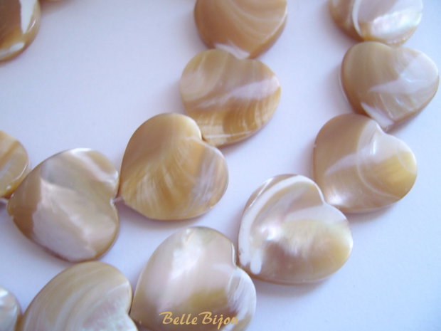 Inimi din sidef bej NATURAL 15X15X4 mm