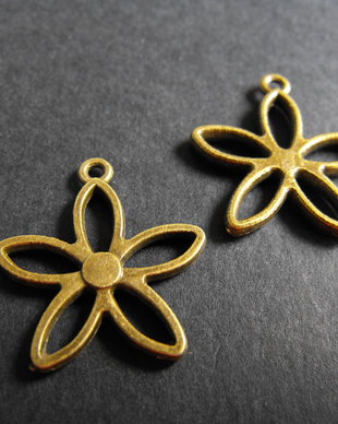 PANDANTIV BRONZ - 24 X 22 MM