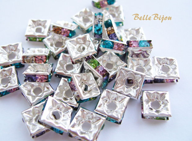 Distantiere argintii patrate cu rhinestone multicolore 6x3mm