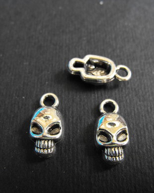 PANDANTIV CRANIU - 15,5 X 6,5 MM