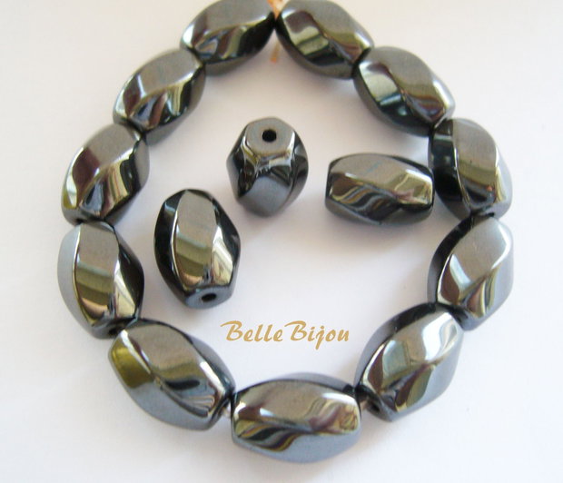Hematit butoias rasucit 12x8 mm