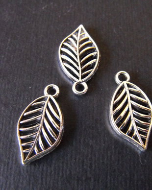 PANDANTIV  FRUNZA - 19,5 X 10 MM