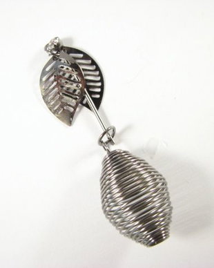 1799 # (2buc) Pandantiv/charm, aliaj metalic, gun metal