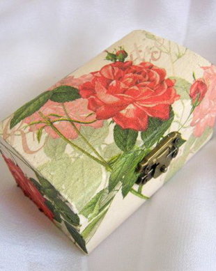 cutie lemn decorata cu servetel si pictata 15451