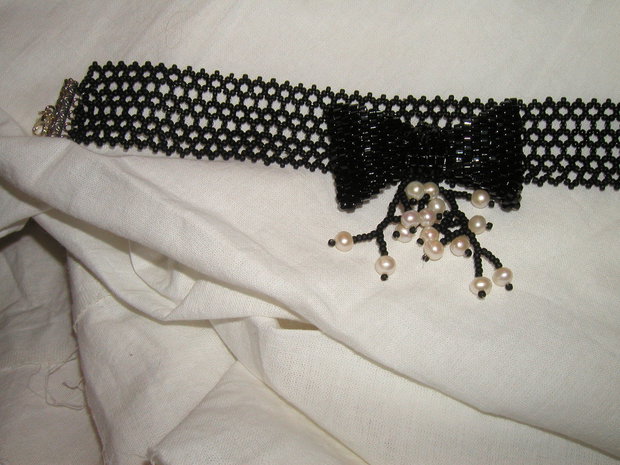 Choker cu fundita