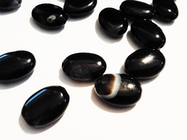 1b Onix oval lucios 10 x 14 mm