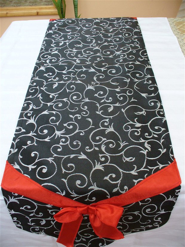 runner black and white with red ribbon