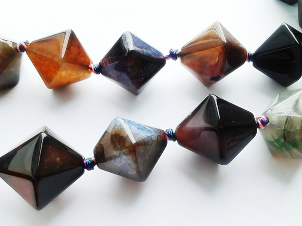 1b Agata biconica druzy geoda 16 mm