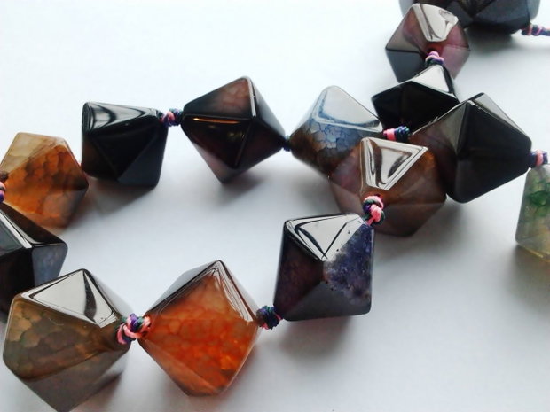 1b Agata biconica druzy geoda 16 mm