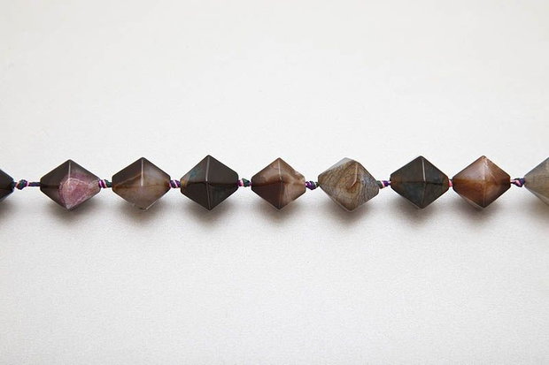 1b Agata biconica druzy geoda 16 mm