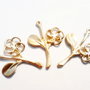 1b Charm placat aur '' Ram floare '' 20 x 27 mm