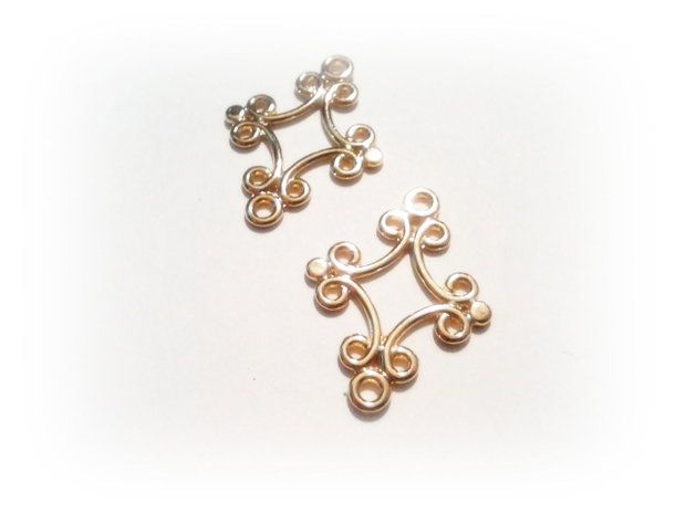 1b Link /chandelier placat cu aur 18 x 17 mm