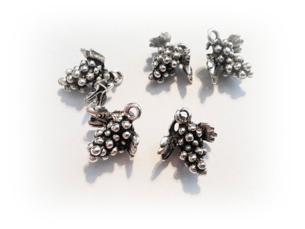 1b Charm placat argint antichizat '' Struguri '' 14x 14 mm