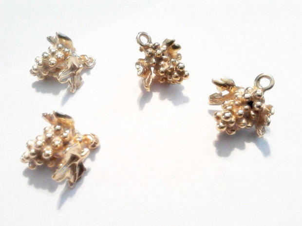 1b Charm placat aur '' Struguri '' 14x 14 mm