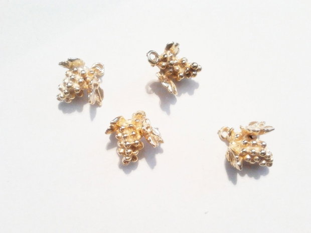 1b Charm placat aur '' Struguri '' 14x 14 mm
