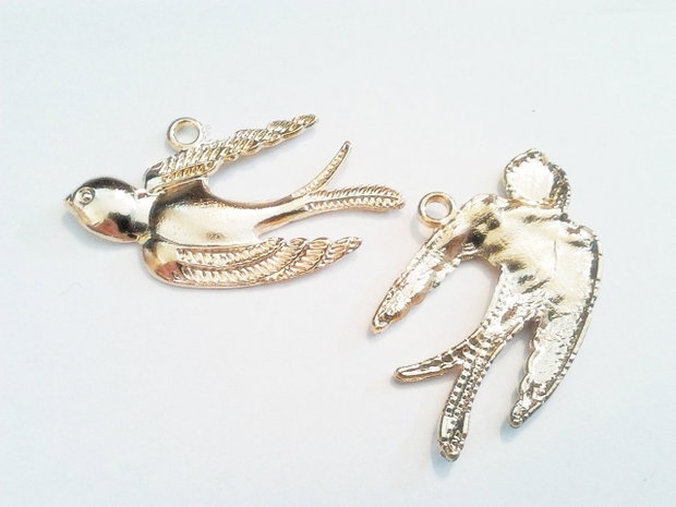 1b Charm / pandantiv placat cu aur '' Randunica '' 20 x 35 mm