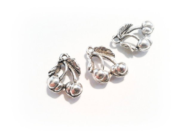 1b Charm placat argint Cirese 3D 16 x 10mm (SRG0 21)