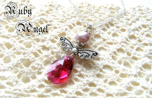 SWAROVSKI RUBY ANGEL- PANDANTIV/MARTISOR