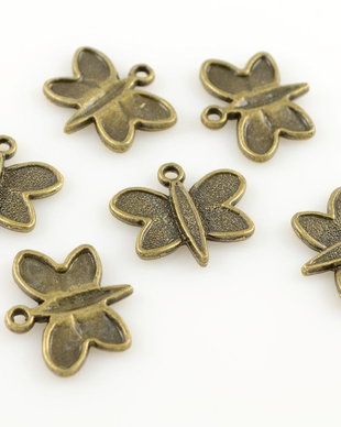D029 Charms bronz fluturas 20x18mm