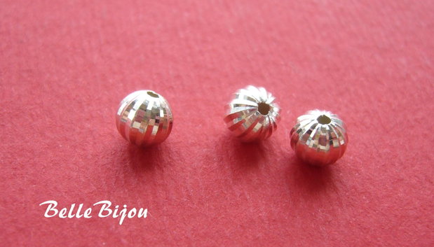 Margele ornamentale cu raze din argint de diametru aprox 5 mm
