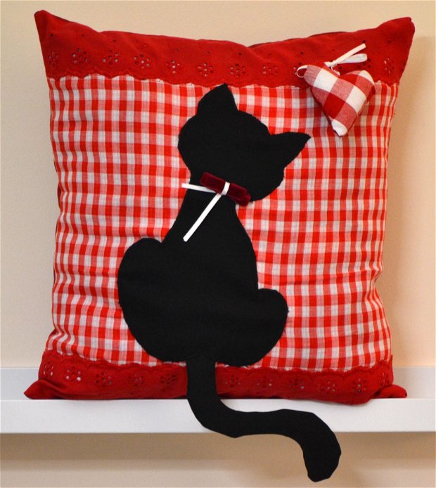 Perna patrata cu pisica neagra in carouri, Cadouri pentru Paste, cadouri pentru copii, cadouri de iepuras