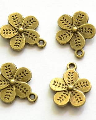 I194 Charms bronz floare 20x17mm