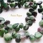 (10 b) Ruby zoisite fulgi aprox 9-15x5x7-12 mm