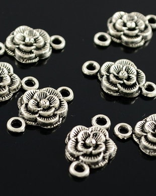 N276 Conector floare, finisaj argintiu antic, 20x12mm