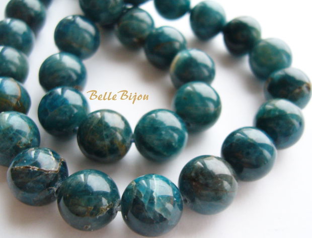 REZERVATE...Apatite blue aprox 10.5 mm