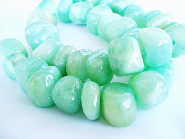 1b Jad Light Chrysoprase 13mm