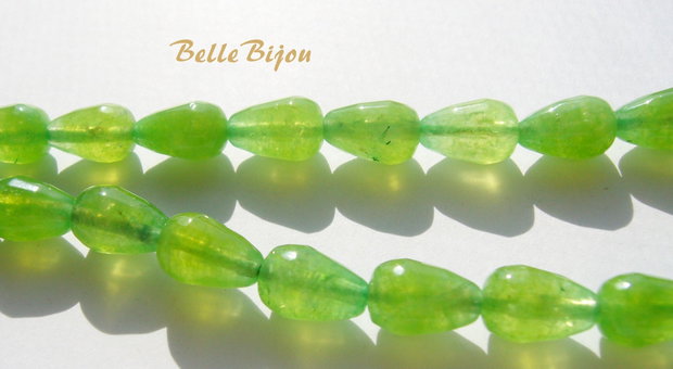 Jad verde deschis picatura fatetata aprox 10x6.5 mm