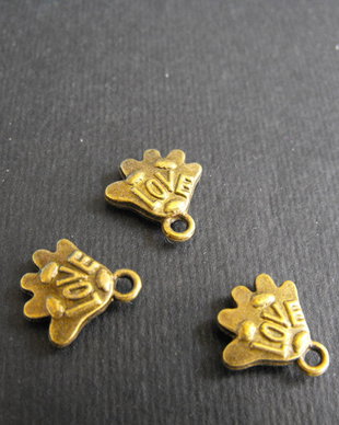 PANDANTIV BRONZ  '' LOVE'' - 13 X 13, 5 MM