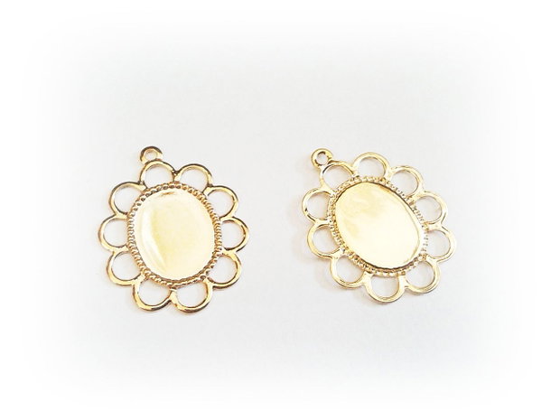 1b Charm placat aur floare 15 x 17 mm