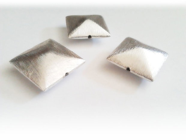 1b Margea decorativa alama placata argint  22 x 10mm
