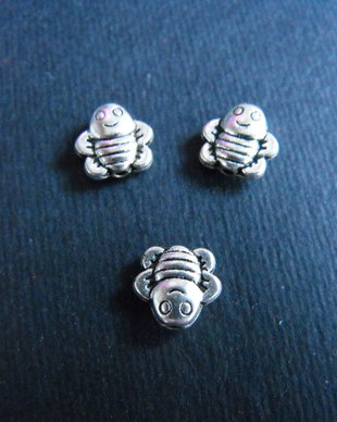 DISTANTIER 8,5 X 9 X 3,5 MM