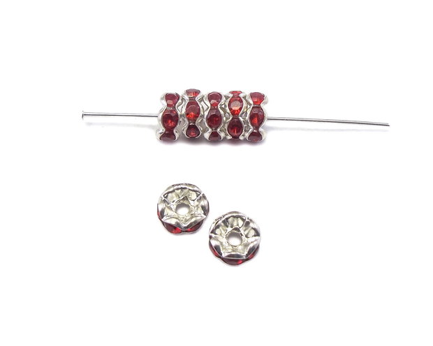 Distantier argintiu cu rhinestone rosu, 6 mm (cod 7-82)