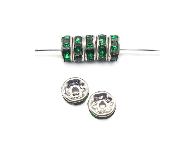 Distantier argintiu cu rhinestone verde, 8 mm (cod 7-87)