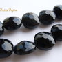 Pastile negre din sticla microfatetata in forma de floare cu diamentrul de 14 mm si grosimea de 10 mm