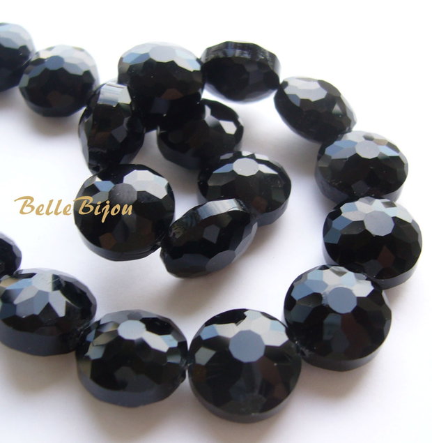 Pastile negre din sticla microfatetata in forma de floare cu diamentrul de 14 mm si grosimea de 10 mm