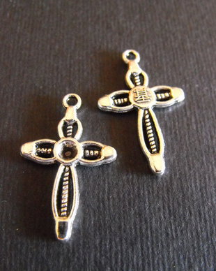 PANDANTIV CRUCE  - 27 X 16 MM