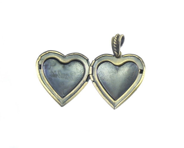 Pandantiv tip locket inima, finisaj bronz, 29x28 mm (cod 11-123)