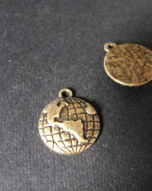 PANDANTIV BRONZ - 18 x 16 mm