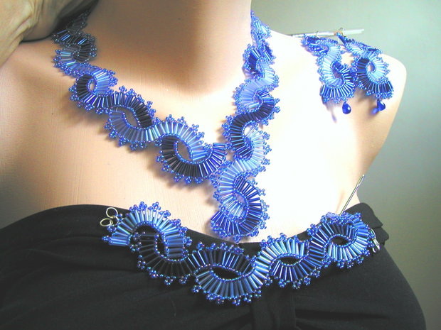 Set:colier,cercei si bratara