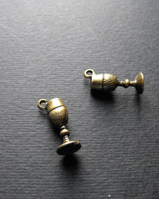 PANDANTIV  BRONZ PAHAR - 19 X 8 MM