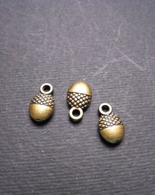 PANDANTIV BRONZ- 11,5 X 6,5 MM